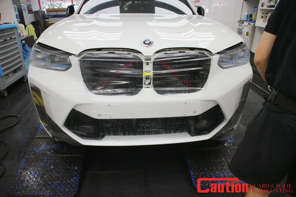 BMW X3 PPF施工事例|フロントバンパー保護 施工写真 3-2