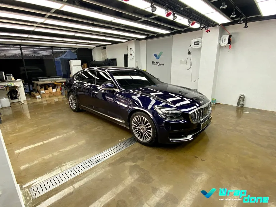 Kia K900のカーラッピング事例｜内装ウッドのイメージチェンジ 施工写真 1-1