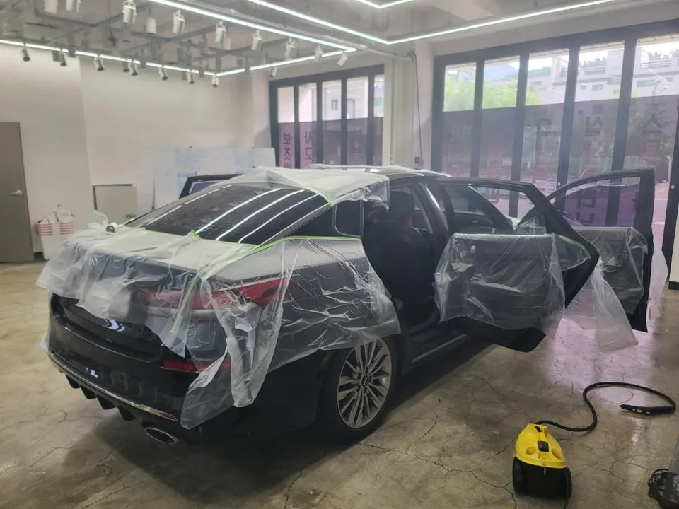 Kia K5 window tinting - Kia K5 Window Tinting Re-application: Bubble Removal & Heat Resis photo 3