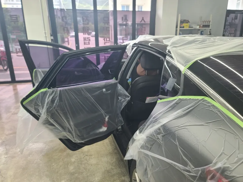 Kia K5 window tinting - Kia K5 Window Tinting Re-application: Bubble Removal & Heat Resis photo 4