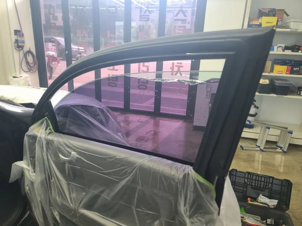 Kia K5 window tinting - Kia K5 Window Tinting Re-application: Bubble Removal & Heat Resis photo 7