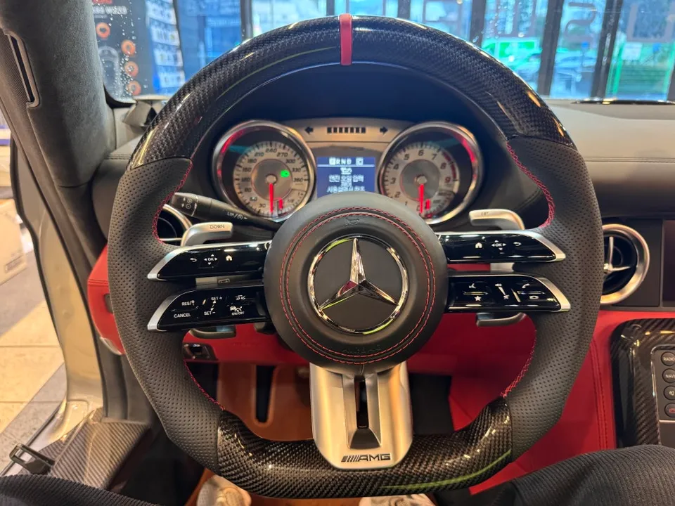 Mercedes-Benz SLS 63 AMG C197 ambient lighting - Mercedes-Benz SLS 63 AMG C197 Ambient Lighting Review — Modern In photo 5