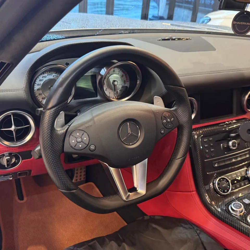 Mercedes-Benz SLS 63 AMG C197 ambient lighting - Mercedes-Benz SLS 63 AMG C197 Ambient Lighting Review — Modern In photo 8