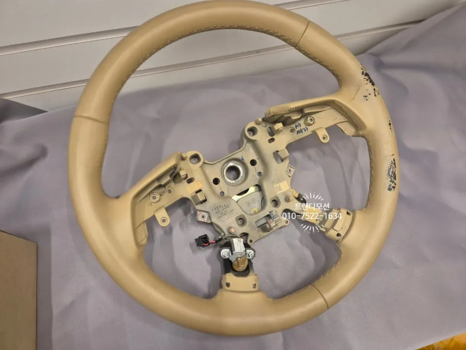 Genesis G80 DH steering wheel - Genesis G80 DH Steering Wheel Replacement Review photo 3