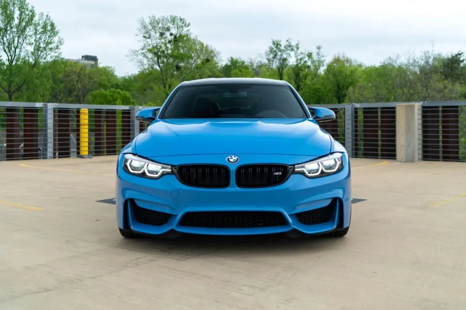 BMW M4 G82 カーラッピング事例|費用目安・仕上がり 施工写真 2-1