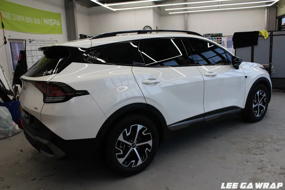 Kia Sportageのカーラッピング事例|費用目安・仕上がり 施工写真 1-2