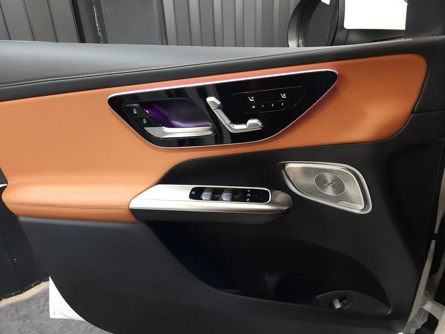 Mercedes-Benz GLC ambient lighting - Mercedes-Benz GLC Ambient Lighting Review: Cost & Results photo 4
