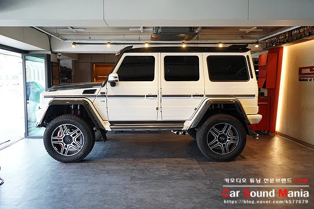 Mercedes-Benz G-Classのドラレコ取付事例|費用目安・仕上がり 施工写真 3-1