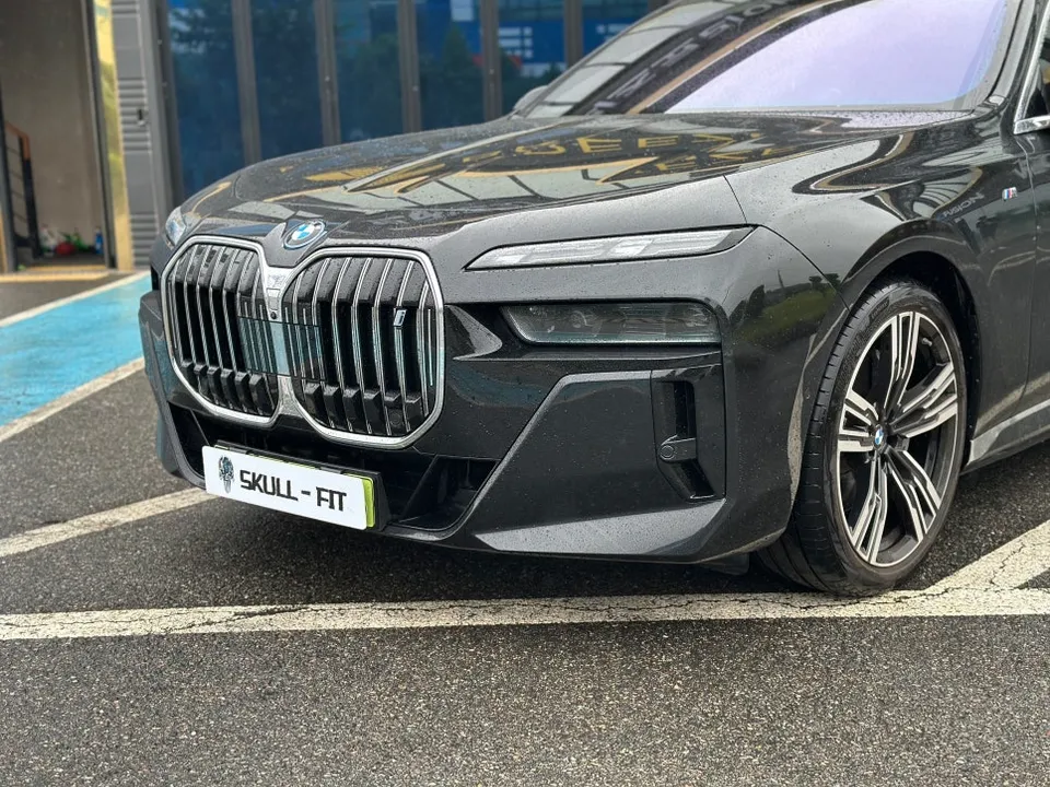 BMW 7 SeriesのPPF施工事例|費用目安・仕上がり 施工写真 1-1