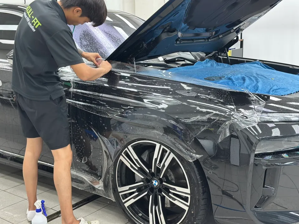 BMW 7 SeriesのPPF施工事例|費用目安・仕上がり 施工写真 2-3
