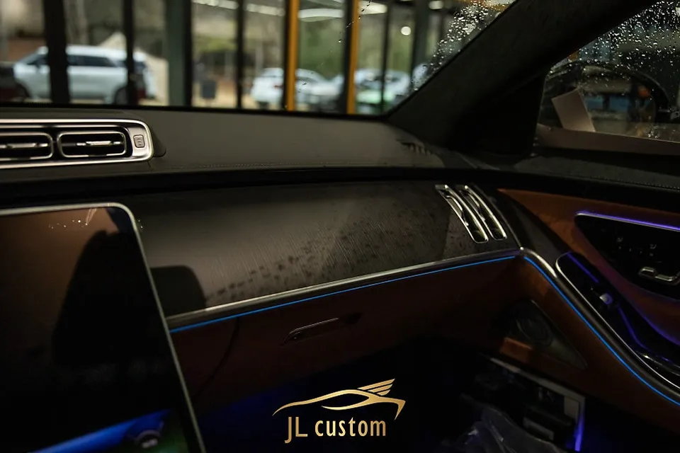 Mercedes-Benz S-Class ambient lighting - Mercedes-Benz S-Class Ambient Lighting Upgrade - Enhanced Luxury photo 3