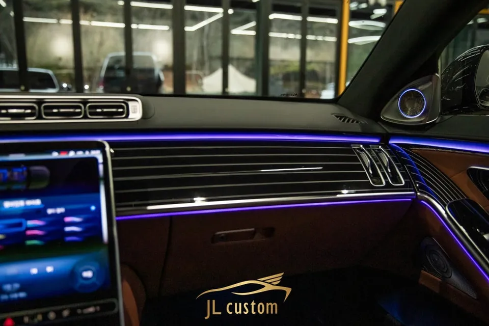 Mercedes-Benz S-Class ambient lighting - Mercedes-Benz S-Class Ambient Lighting Upgrade - Enhanced Luxury photo 4