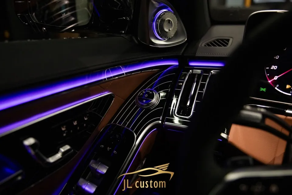 Mercedes-Benz S-Class ambient lighting - Mercedes-Benz S-Class Ambient Lighting Upgrade - Enhanced Luxury photo 5