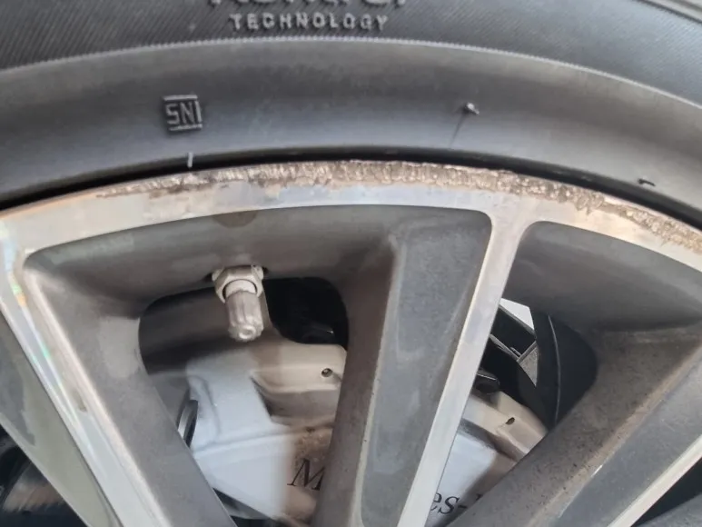Mercedes-Benz E-Class wheel repair - Mercedes-Benz E-Class Wheel Repair & Refinishing Review — Like New photo 5