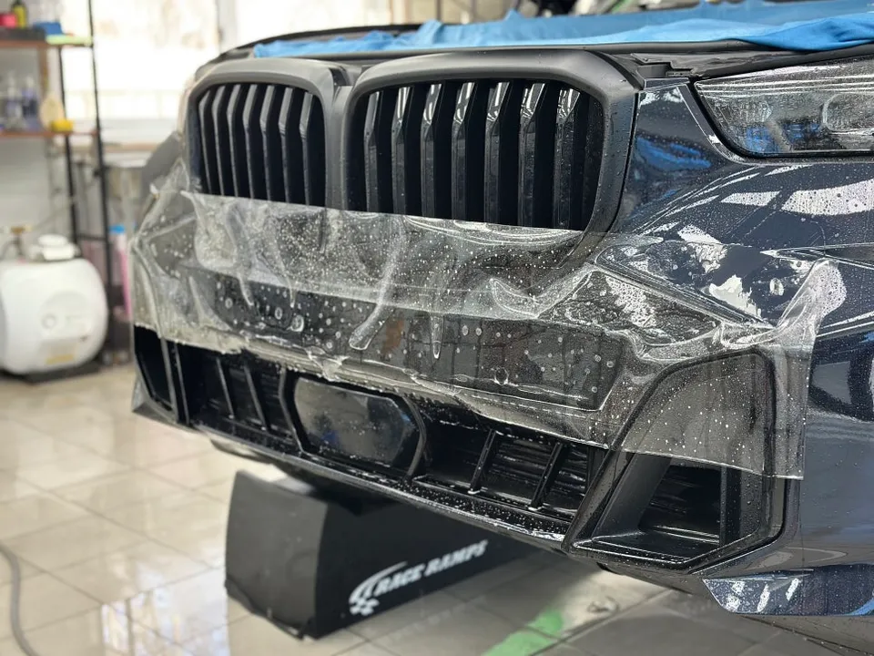 BMW X5のPPF施工事例｜費用目安と仕上がり 施工写真 1-3