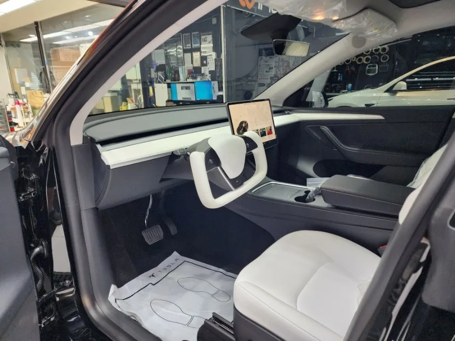 Tesla Model Yのカーフィルム施工事例|費用目安・仕上がり 施工写真 3-2