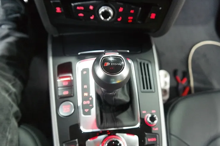 Audi A4 steering wheel - Audi A4 RS Steering Wheel Customization Review photo 5