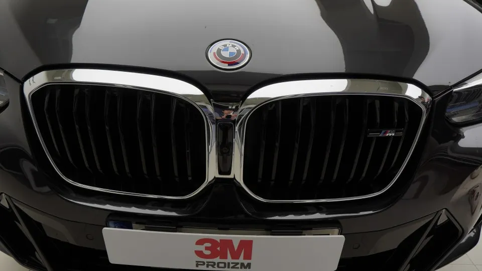 BMW X4 vinyl wrap - BMW X4 Vinyl Wrap Review — Black Kidney Grille Transformation photo 4