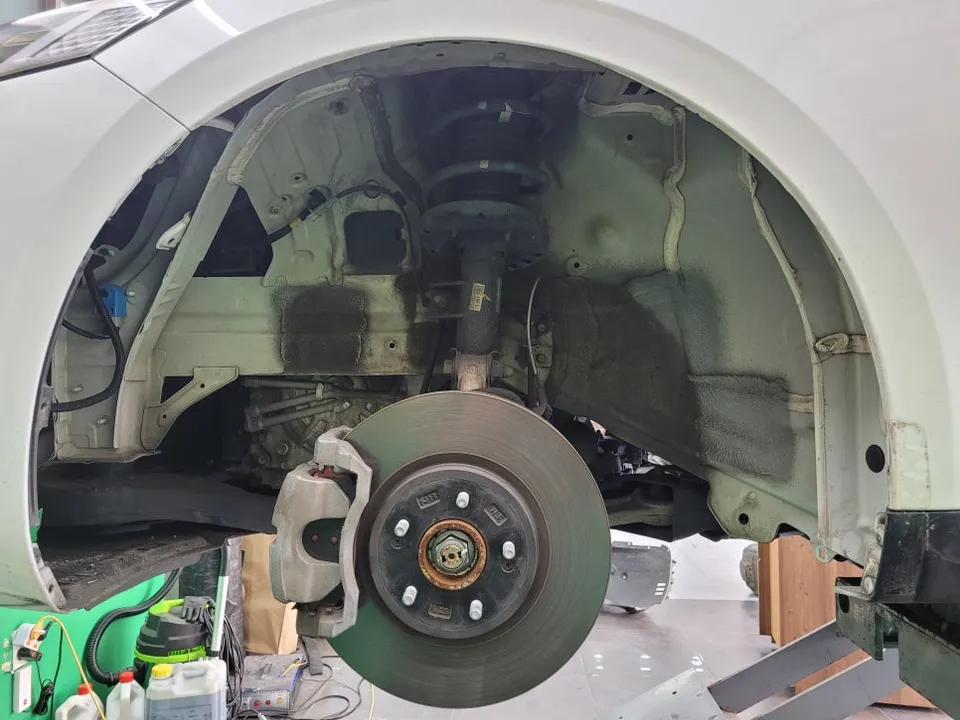 Kia K8 GL3 soundproofing - Kia K8 GL3 Undercoating Review — Noise Reduction photo 4