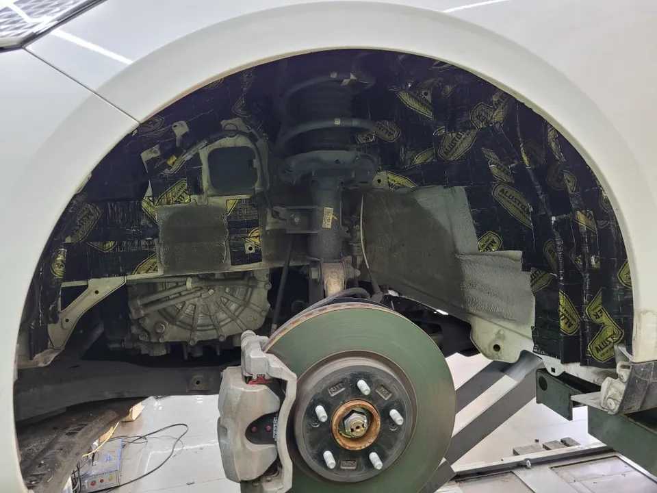 Kia K8 GL3 soundproofing - Kia K8 GL3 Undercoating Review — Noise Reduction photo 5