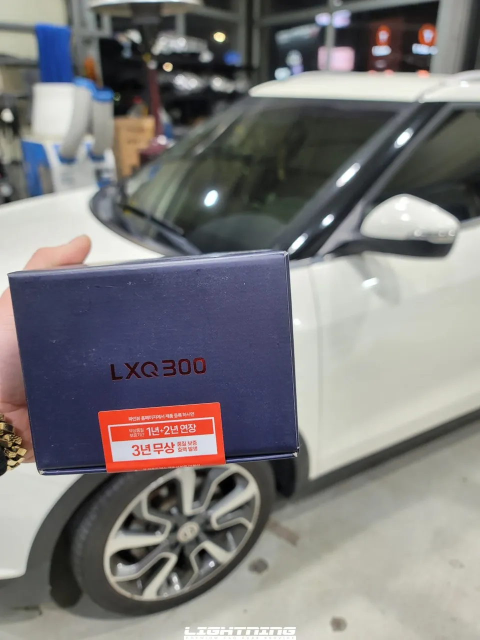 Lexus LXのドライブレコーダー取付事例 施工写真 2-1