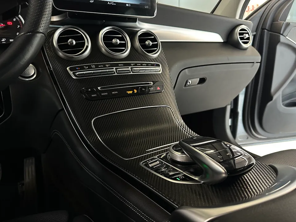 Mercedes-Benz GLCのカーラッピング事例|費用目安・仕上がり 施工写真 2-3