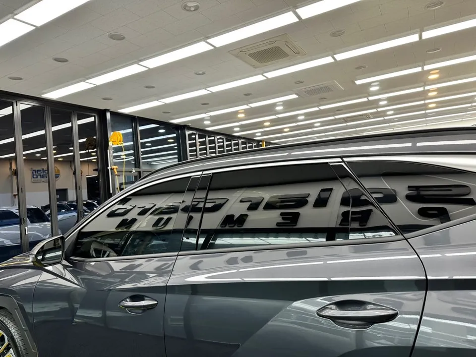 Hyundai Tucsonのカーフィルム施工事例|費用目安・仕上がり 施工写真 1-2