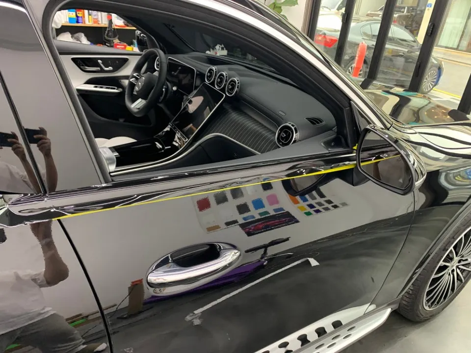 Mercedes-Benz GLCのカーラッピング事例 施工写真 6
