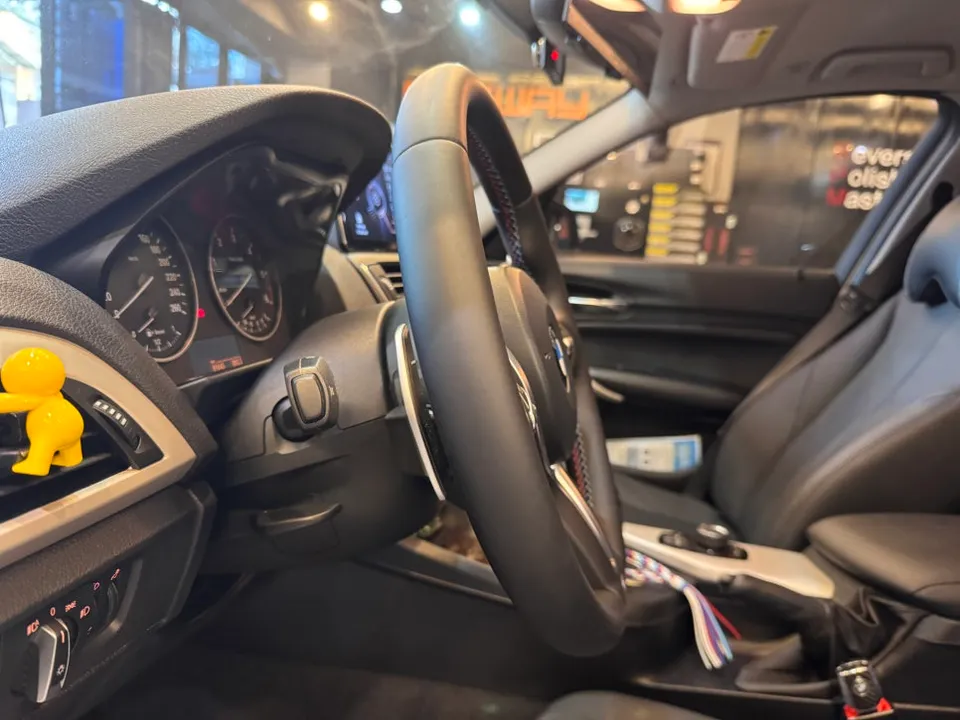 BMW 1 Series F20 steering wheel - BMW F20 Steering Wheel Customization Review photo 6