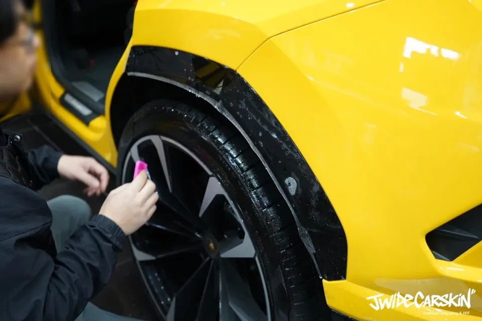 Lamborghini Urus PPF施工事例|費用目安と仕上がり 施工写真 3-2