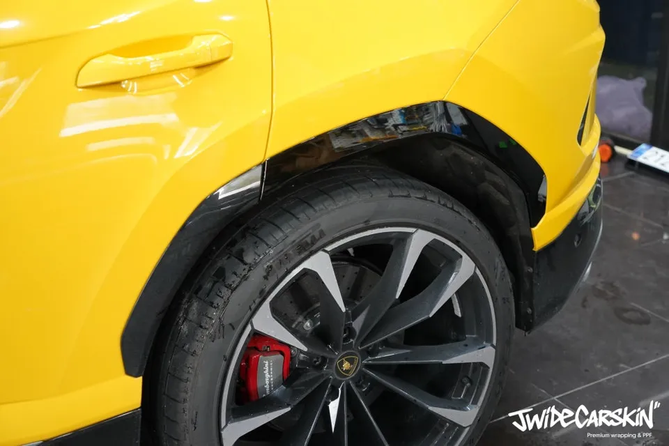 Lamborghini Urus PPF施工事例|費用目安と仕上がり 施工写真 1-3