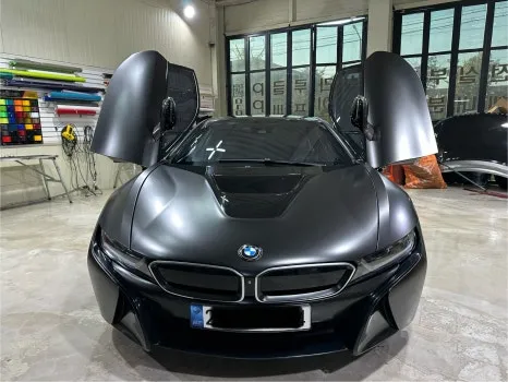 BMW i8 vinyl wrap - BMW i8 Vinyl Wrap Review: Satin Black Transformation photo 3