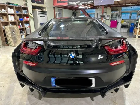 BMW i8 vinyl wrap - BMW i8 Vinyl Wrap Review: Satin Black Transformation photo 4