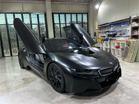 BMW i8のカーラッピング事例 施工写真 1-2