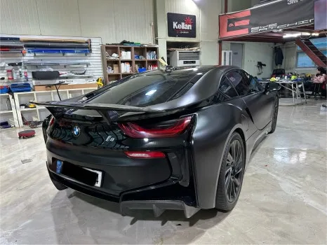 BMW i8のカーラッピング事例 施工写真 2-2