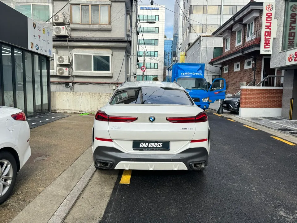 BMW X6のPPF施工事例｜無光・室内施工 施工写真 3-1