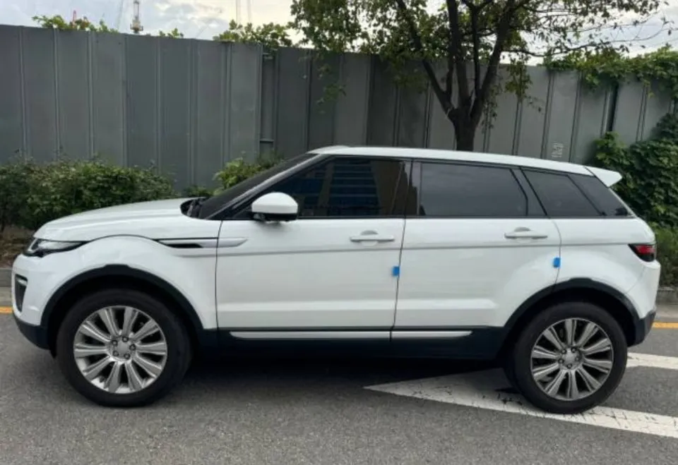 Land Rover Evoque body kit - Land Rover Evoque Body Kit Installation Review photo 3