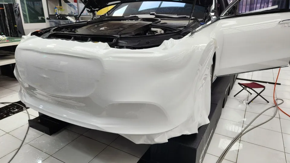 Mercedes-Benz S580 MaybachのPPF施工事例 施工写真 4-2
