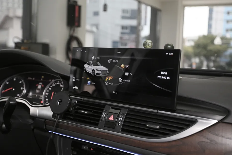Audi A6のAndroid Auto・CarPlay取付事例 施工写真 5
