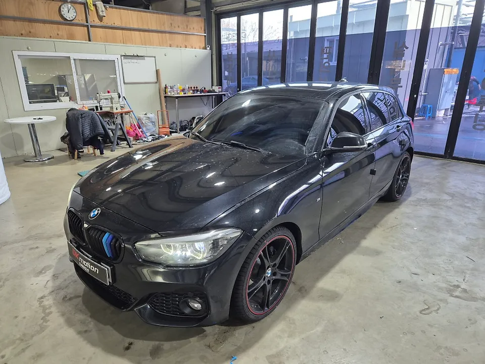 BMW 118d ambient lighting installation result