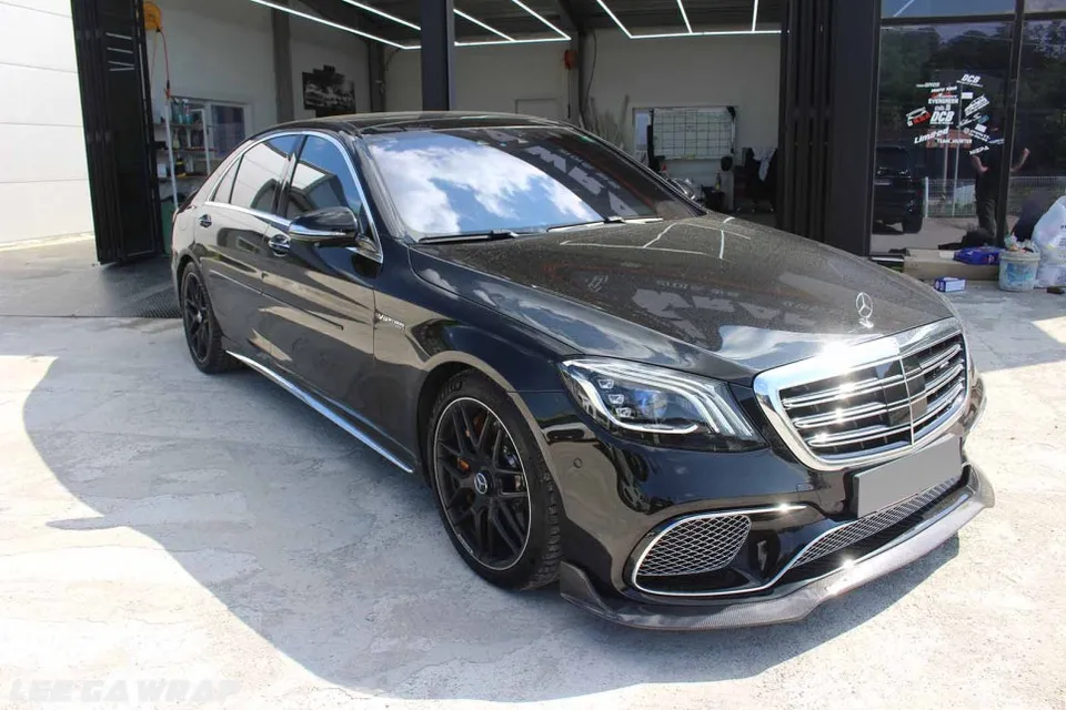 Mercedes-Benz S63 AMGのカーラッピング事例|クローム除去・ライトトーンダウン 施工写真 2-1