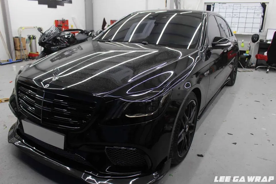 Mercedes-Benz S63 AMGのカーラッピング事例|クローム除去・ライトトーンダウン 施工写真 2-2