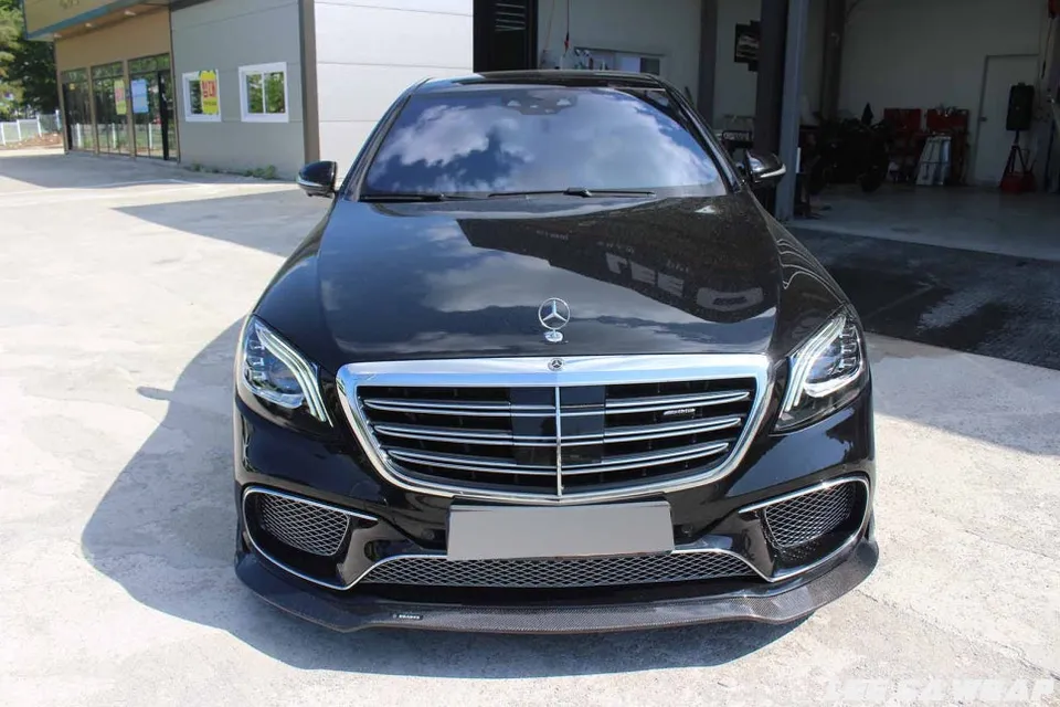 Mercedes-Benz S63 AMGのカーラッピング事例|クローム除去・ライトトーンダウン 施工写真 1-3