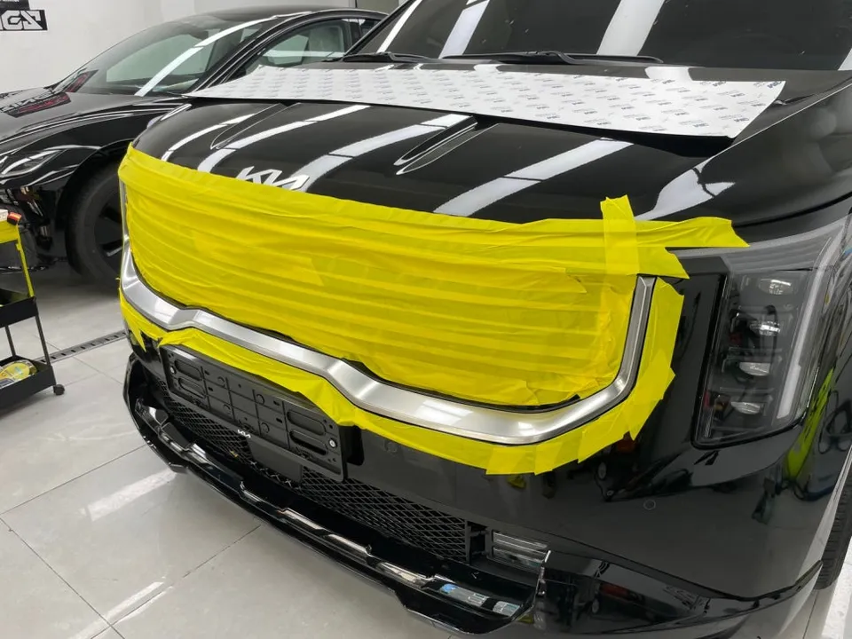 Kia Carnival KA4のカーラッピング事例 施工写真 1-3