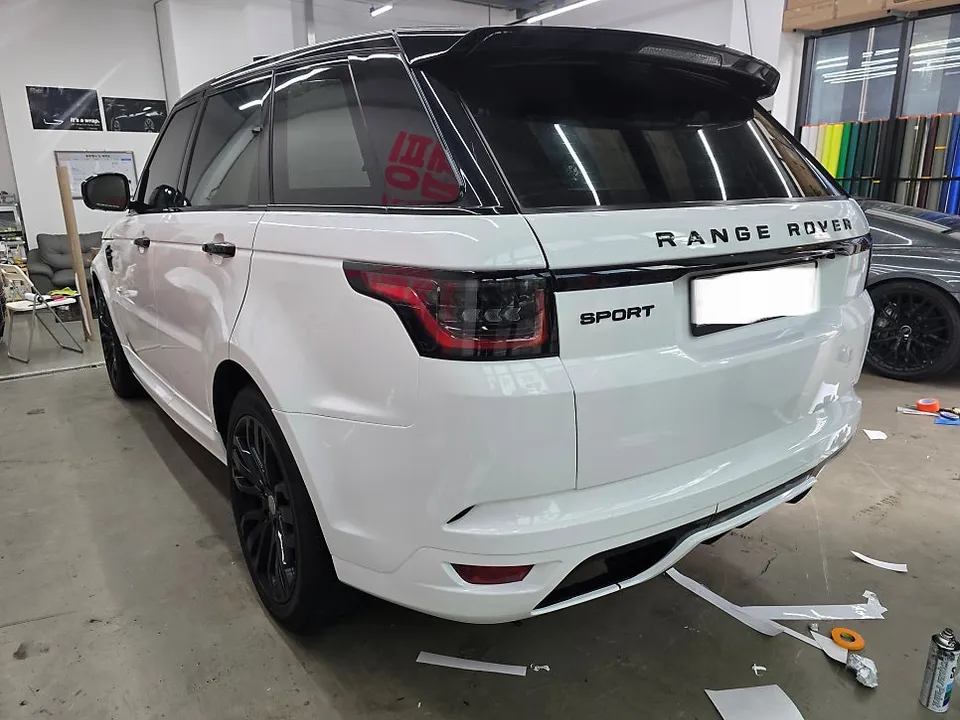 Land Rover Range Rover Sportのカーラッピング事例 施工写真 2-2