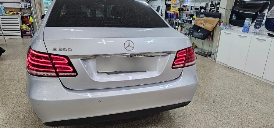 Mercedes-Benz E300 body repair installation result