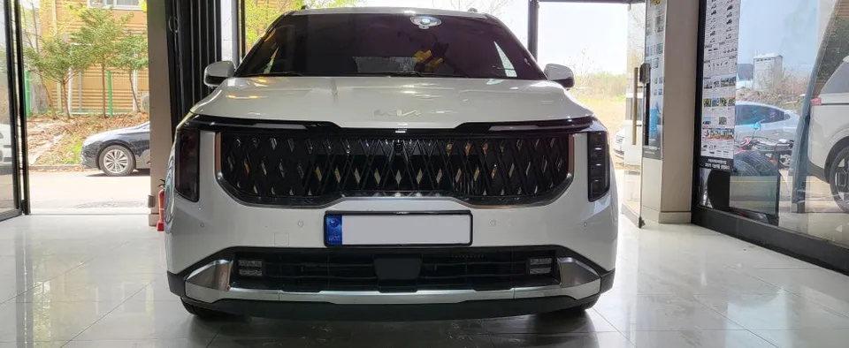 Kia Carnival KA4 body kit installation result