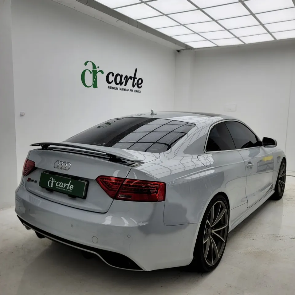 Audi RS5のカーラッピング事例|オレンジカラーで個性を際立たせる 施工写真 2-1