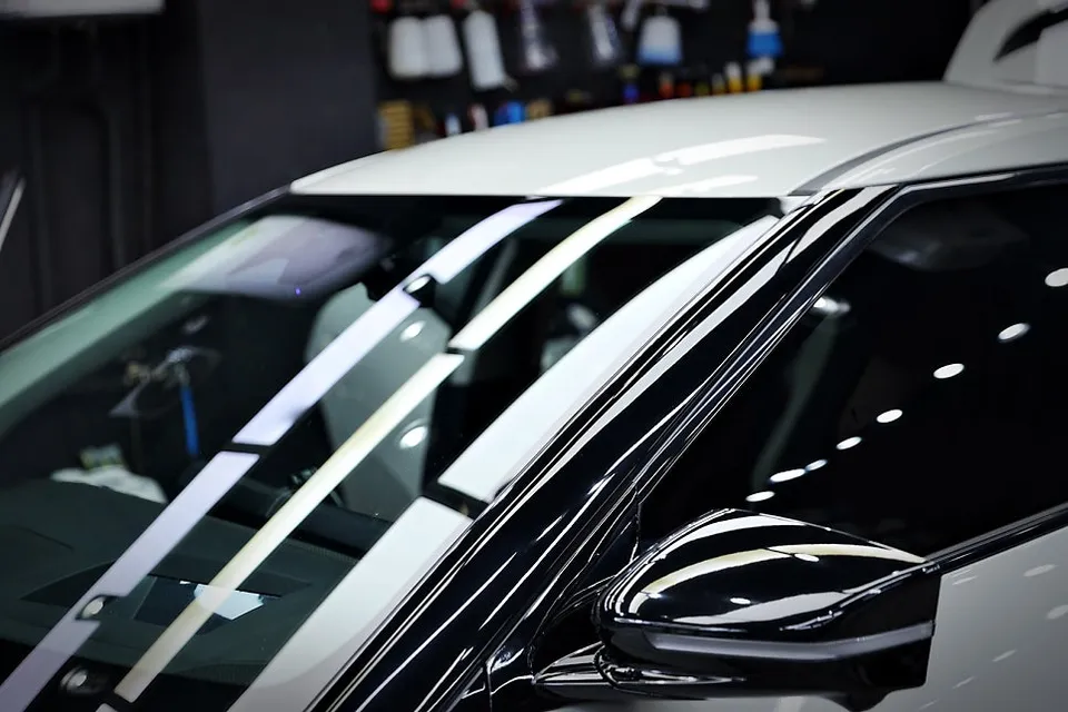 Kia EV6 window tinting - Kia EV6 Window Tinting Review: Blue-Black BN100 Film photo 3