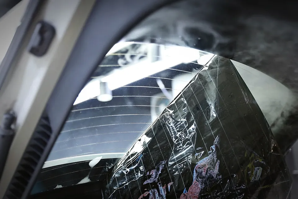 Kia EV6 window tinting - Kia EV6 Window Tinting Review: Blue-Black BN100 Film photo 4